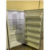 Image 2 : FRIDGIDAIRE STANDING FREEZER MODEL