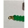 Image 2 : BURMESE SPINACH GREEN JADEITE BEADS NECKLACE