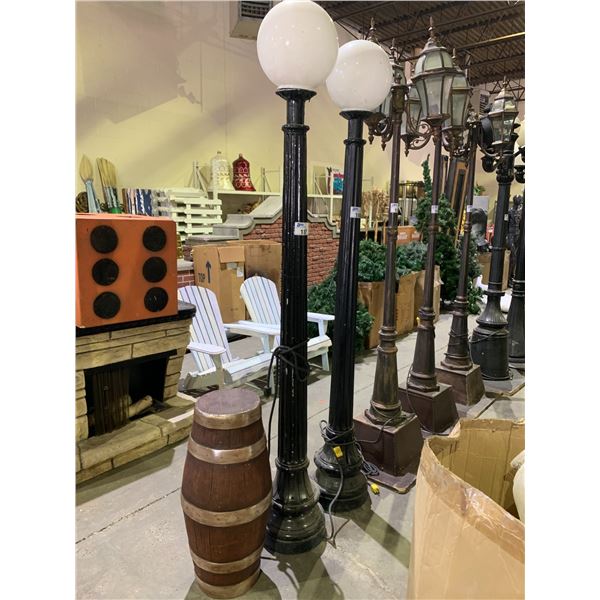 CAST ALUMINUM LAMP POST APPROX 88 