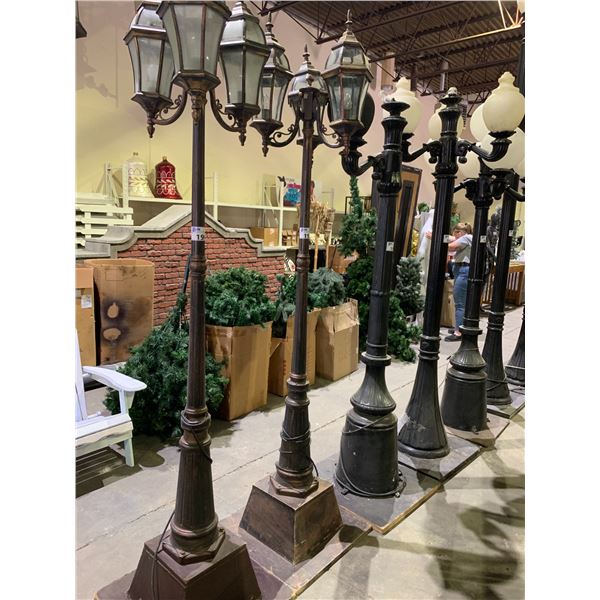 CAST ALUMINUM LAMP POST APPROX 95 