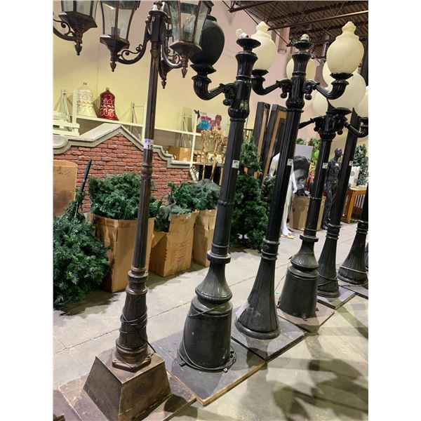 CAST ALUMINUM LAMP POST APPROX 95 