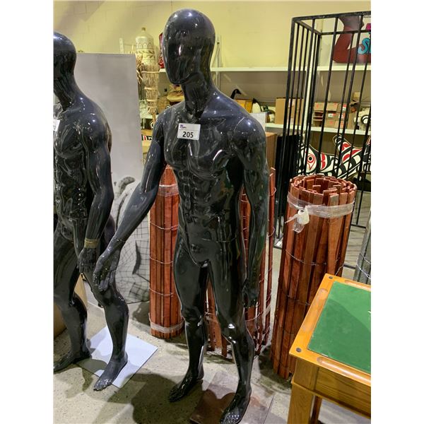 MANNEQUIN APPROX 6'