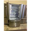 Image 2 : SAMSUNG STAINLESS STEEL FRENCH DOOR FRIDGE WITH ICE AND WATER