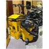 Image 1 : DEWALT 22L WET DRY VAC