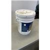 Image 2 : 5 GALLON PAIL OF ACRYLIC LATEX PRIMER