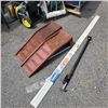 Image 1 : 2 RED METAL CAR RAMPS WITH LOAD BAR AND DOOR TRIM