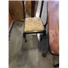 Image 8 : ANTIQUE DINING TABLE ON CASTERS WITH 4 CHAIRS