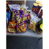 Image 10 : LOT OF RAP SNACKS, CHIPS, SNACK FOODS AND RAMEN NOODLES - BB 2022/2023