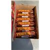 Image 2 : LOT OF CANDY BARS YORKIE, ABBA - ZABBA  AND WHOSEEWHATZIT- BB 2022