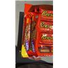 Image 3 : LOT OF REESE'S CHOCOLATE BARS - CRISPY CRUNCH, CUPS, ORGANIC, BB 2022