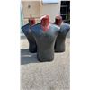 Image 1 : 3 HANGING TORSO JACKET DISPLAY MANNEQUINS