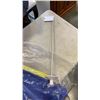 Image 9 : FIGURE SKATES SIZE 8, DARTS, SOFTBALL BAT, KITE, SUN SHADE AND PET BED