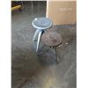 Image 1 : 2 ADJUSTABLE HEIGHT STOOLS