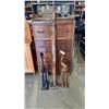 Image 1 : 3 WOOD FIGURES
