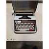 Image 2 : BROTHER DULUXE 1350 TYPEWRITER