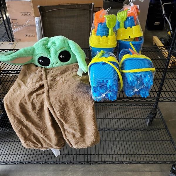 AS NEW BABY YODA HOODED BLANKET AND 4 PRETEX BEACH BUCKET SETS