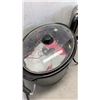 Image 8 : HAMILTON BEACH SLOW COOKER, STAINLESS ROASTER WITH BLACK AND DECKER KETTLE