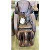 Image 2 : INSIGNIA 2D ZERO GRAVITY FULL BODY MASSAGE CHAIR - TESTED WORKING - RETAIL $2699