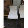 Image 2 : 2 WHITE BAR HEIGHT STOOLS