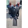 Image 1 : 3 HANGING TORSO JACKET DISPLAY MANNEQUINS