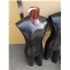 Image 4 : 2 TORSO SUIT DISPLAY MANNEQUINS