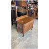 Image 2 : ANTIQUE TIGER OAK WASH STAND