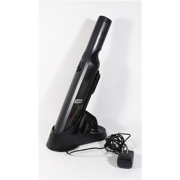 STORE RETURN WORKING SHARK HAND VACUUM