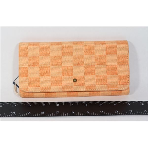 STORE RETURN ORANGE WALLET