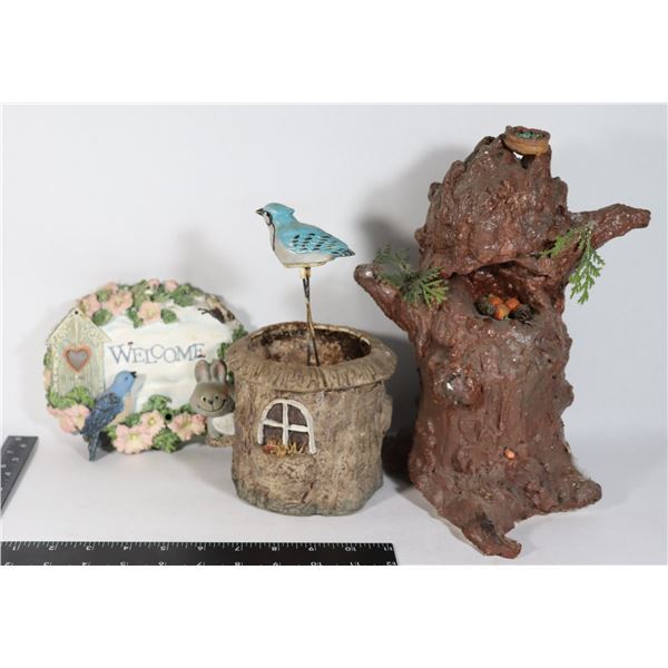 BUNDLE OF ASSORTED LAWN ORNAMENTS