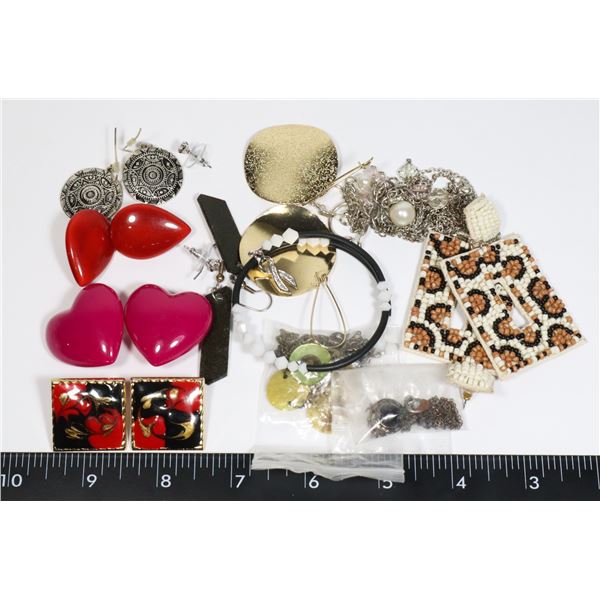 BAG OF VINTAGE FASHION JEWELRY INCLUDING