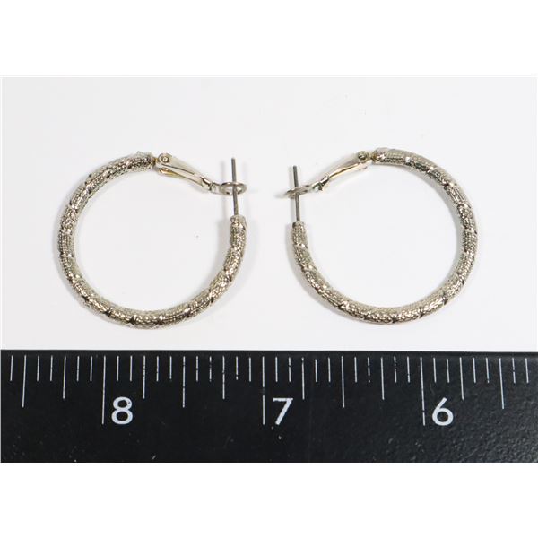 VINTAGE SILVER TONE FASHION EARRINGS