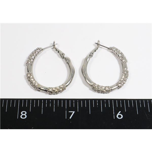 VINTAGE SILVER TONE FASHION RHINESTONE EARRINGS