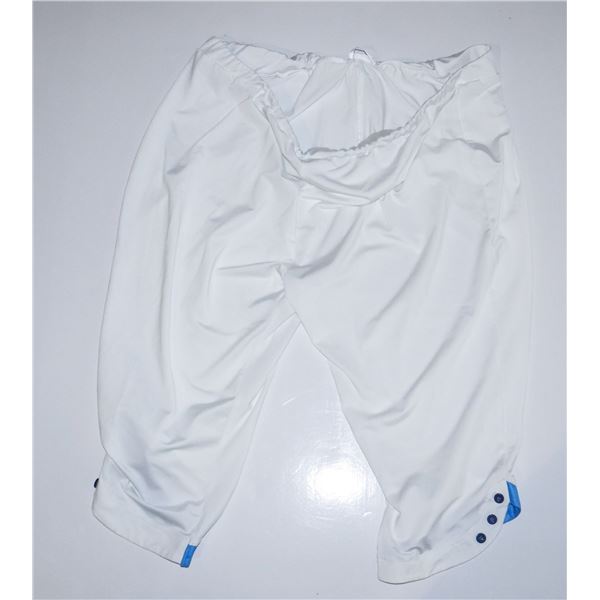 STORE RETURN SIZE 4X WHITE AND BLUE CAPRI PANT