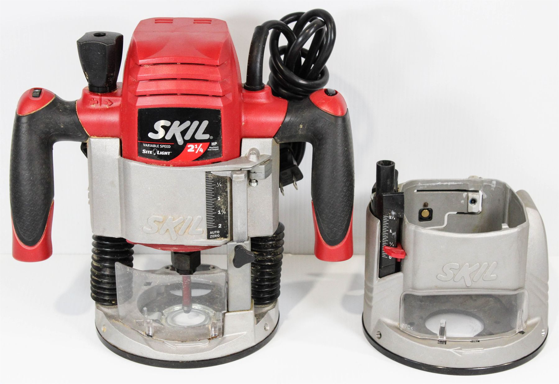 SKIL 1825 ROUTER WITH ACCESSORIES