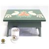 Image 1 : STEPPING STOOL GREEN WITH FLOWERS