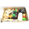 Image 1 : CANDLES AND COLLECTIBLES BOX