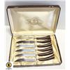 VINTAGE STEAK KNIVES IN BOX