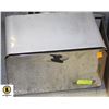 Image 1 : VINTAGE CHROME BREAD BOX THE QUEEN