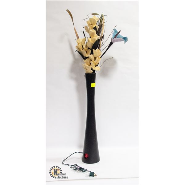 LILLIES LAMP LIGHTS UP