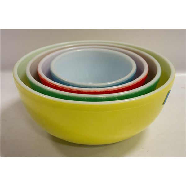 SET OF 4 PYREX PRIMARY COLOR PYREX