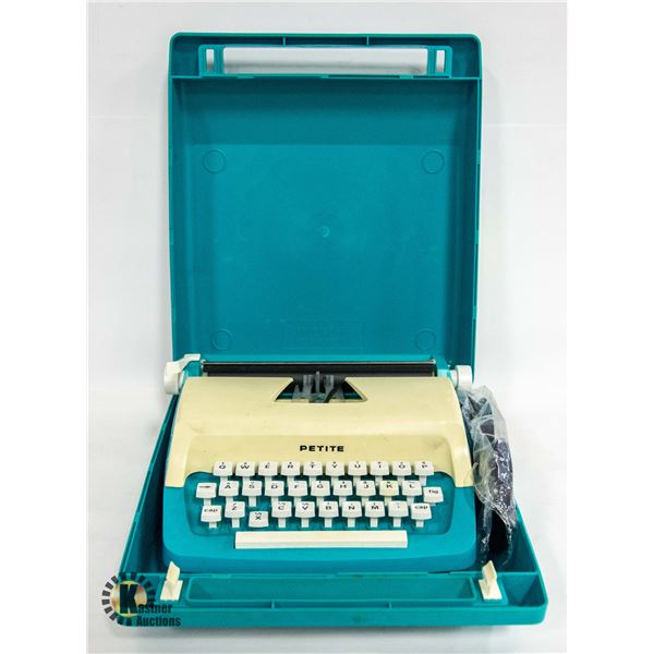 PETITE KIDS TYPEWRITER (RIBBON BROKEN)