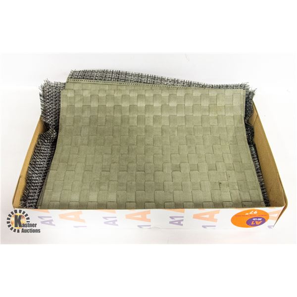 13 OUTDOOR PLACE MATS