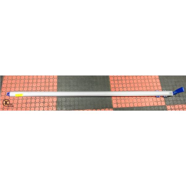 SKILLSAW CUTTING GUIDE