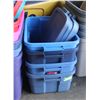 Image 1 : 4 RUBBERMAID TOTES WITH LIDS