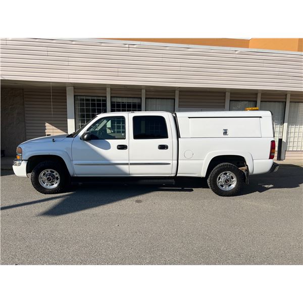 2003 GMC SIERRA, WHITE, PICKUP, GAS, AUTOMATIC, VIN 1GTGK13U73F162982, 142,280KMS, CANOPY AND