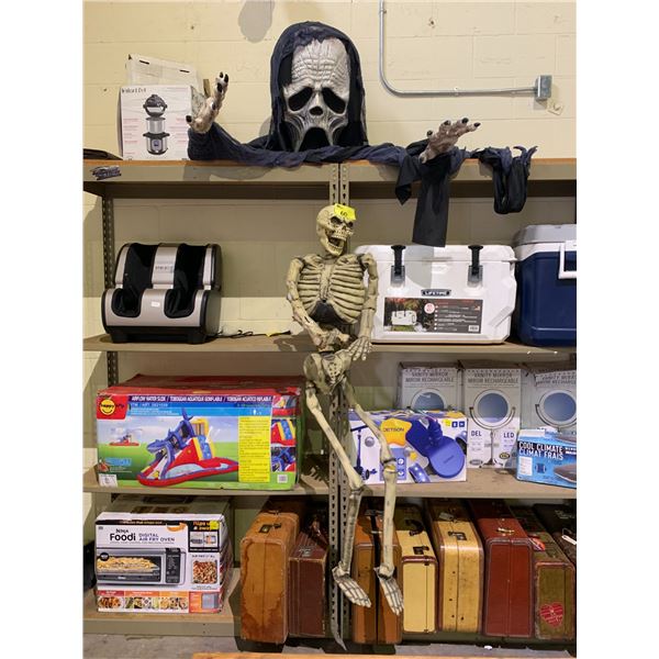 HANGING SKELETON PROP & LARGE UNDEAD PROP