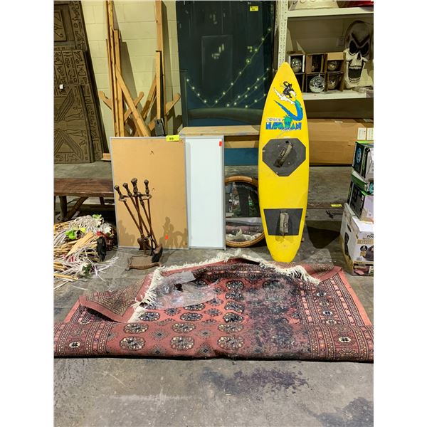 ASSORTED ITEMS INCLUDING; SURF BOARD PROP. AREA RUG, CORK BOARD & MORE