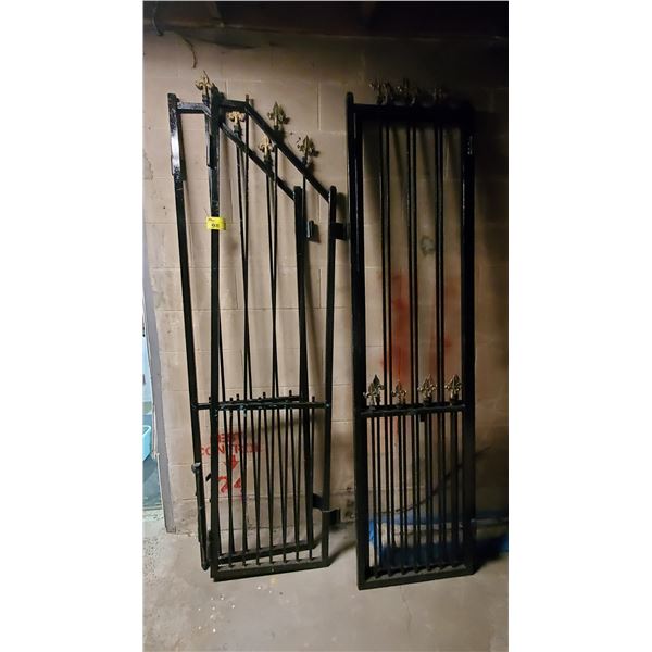 4-PC METAL FENCE WITH GATE