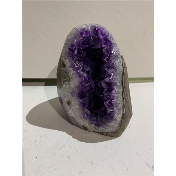 AMETHYST GEODE 4 X 3  RETAIL $1,800