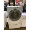 Image 1 : WHIRLPOOL DUET FRONT LOAD DRYER WITH PEDESTAL